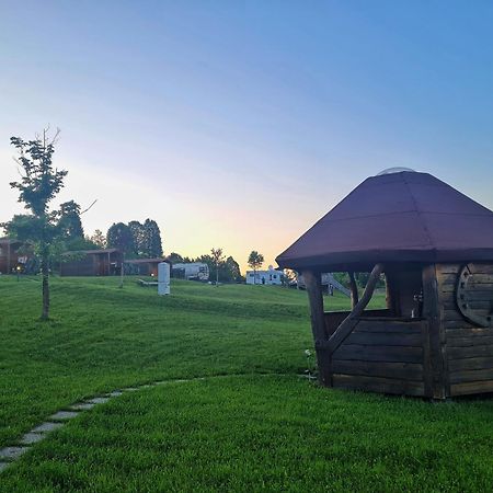 Camp The Sunrise Hill Hotel Pivka Exterior photo