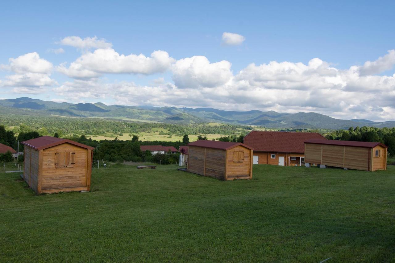 Camp The Sunrise Hill Hotel Pivka Exterior photo