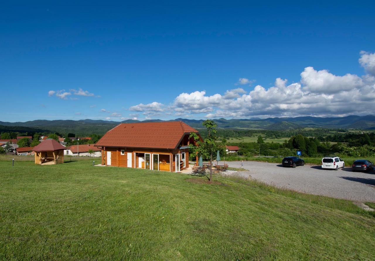 Camp The Sunrise Hill Hotel Pivka Exterior photo