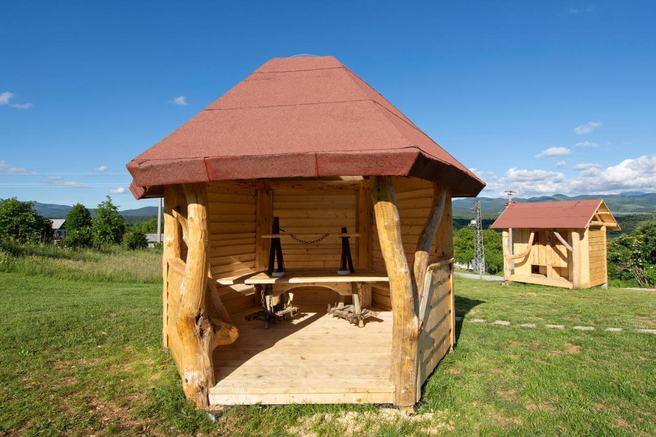 Camp The Sunrise Hill Hotel Pivka Exterior photo